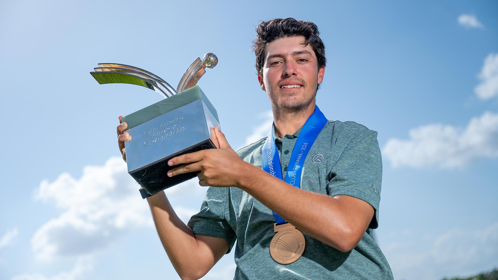 Santiago de la Fuente, Athlete